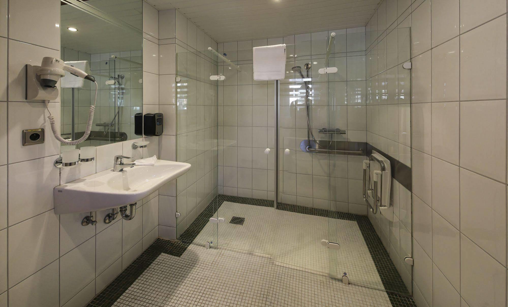 Park Hotel Kelmis Экстерьер фото
